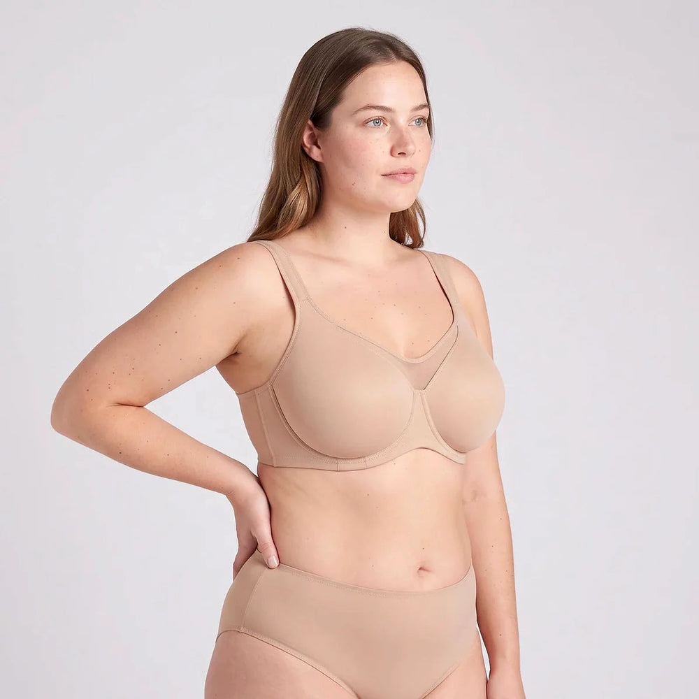 Lovelle Grace i beige fra siden: glatt kupp som løfter uten å presse sammen